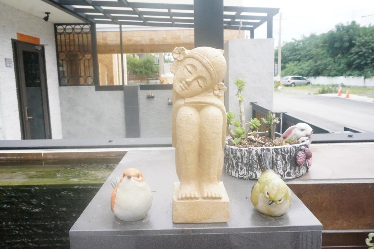 Holby No.8 Elevator Homestay T'ai-tung Buitenkant foto